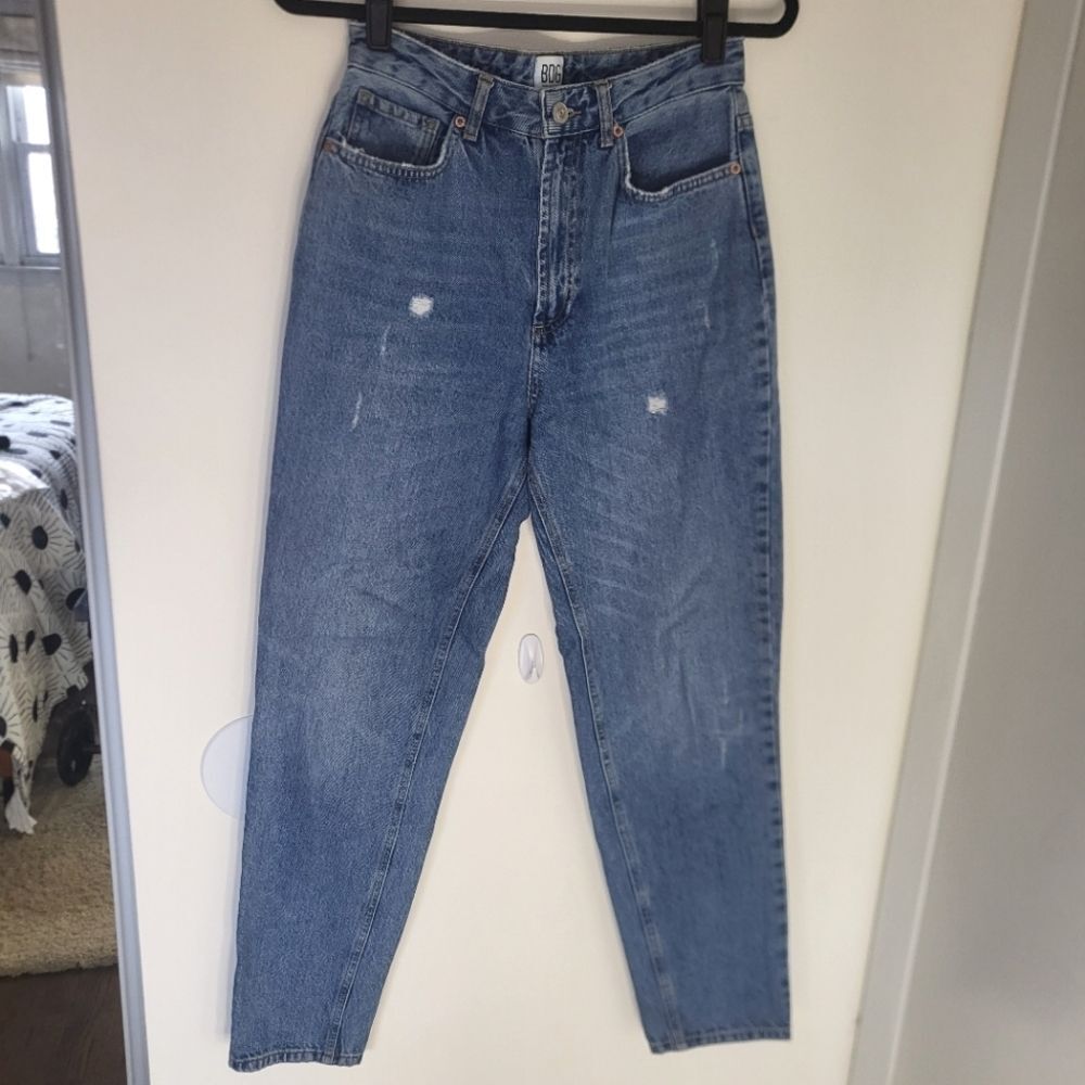 EUC BDG High-Waisted Mom Jeans Women Size 27